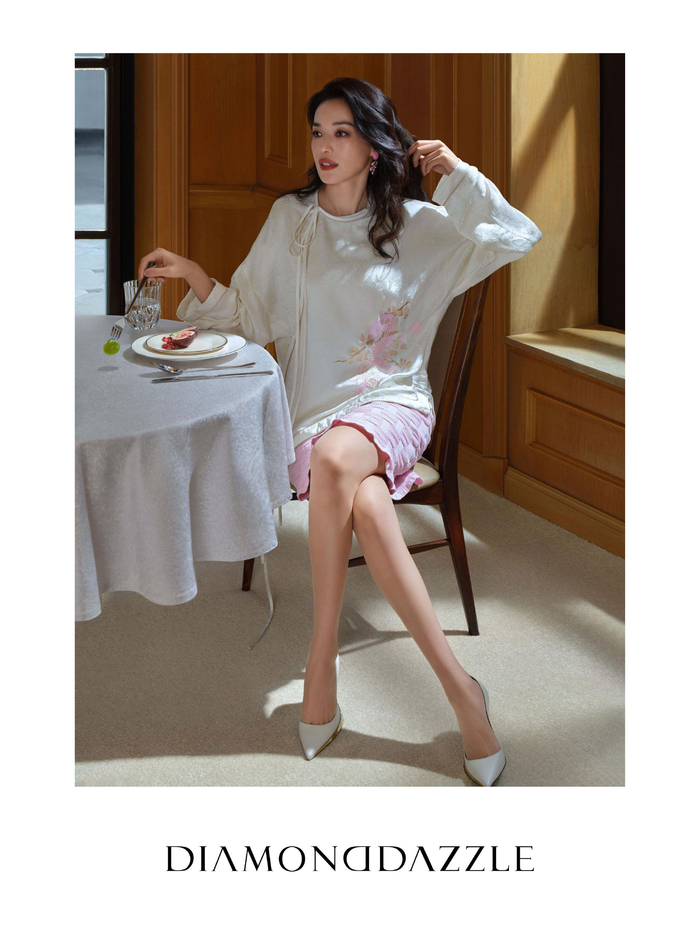 地素時尚集團發布全新春季廣告大片 感觸春之韻律，浸潤靈動之美